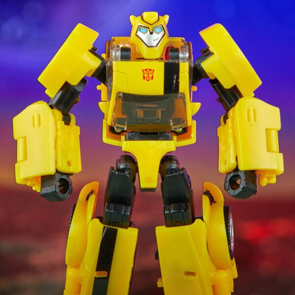 Image Of Deluxe Animated Bumblebee From Transformers United  (52 of 169)